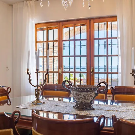 4 Bedroom Gorgeous In Holiday home Mijas