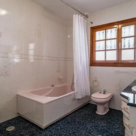 4 Bedroom Gorgeous In Holiday home Mijas