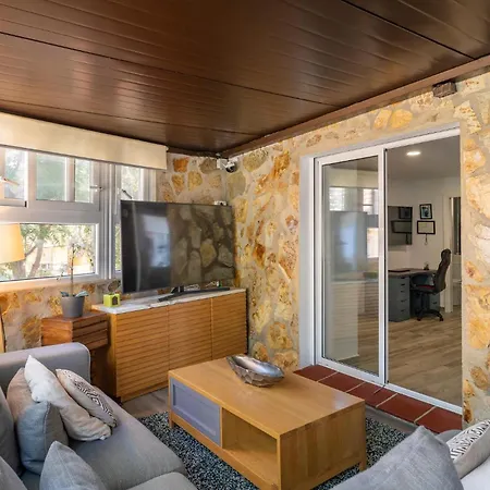 4 Bedroom Gorgeous In *