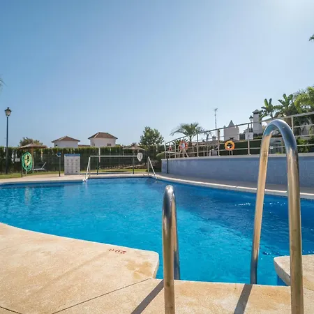 4 Bedroom Gorgeous In Casa de Férias *