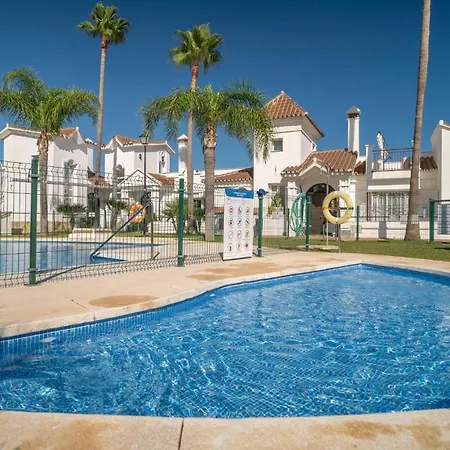 4 Bedroom Gorgeous In Casa de Férias Mijas