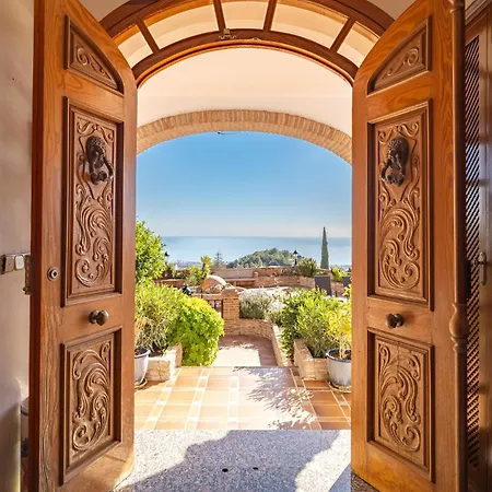 4 Bedroom Gorgeous In *